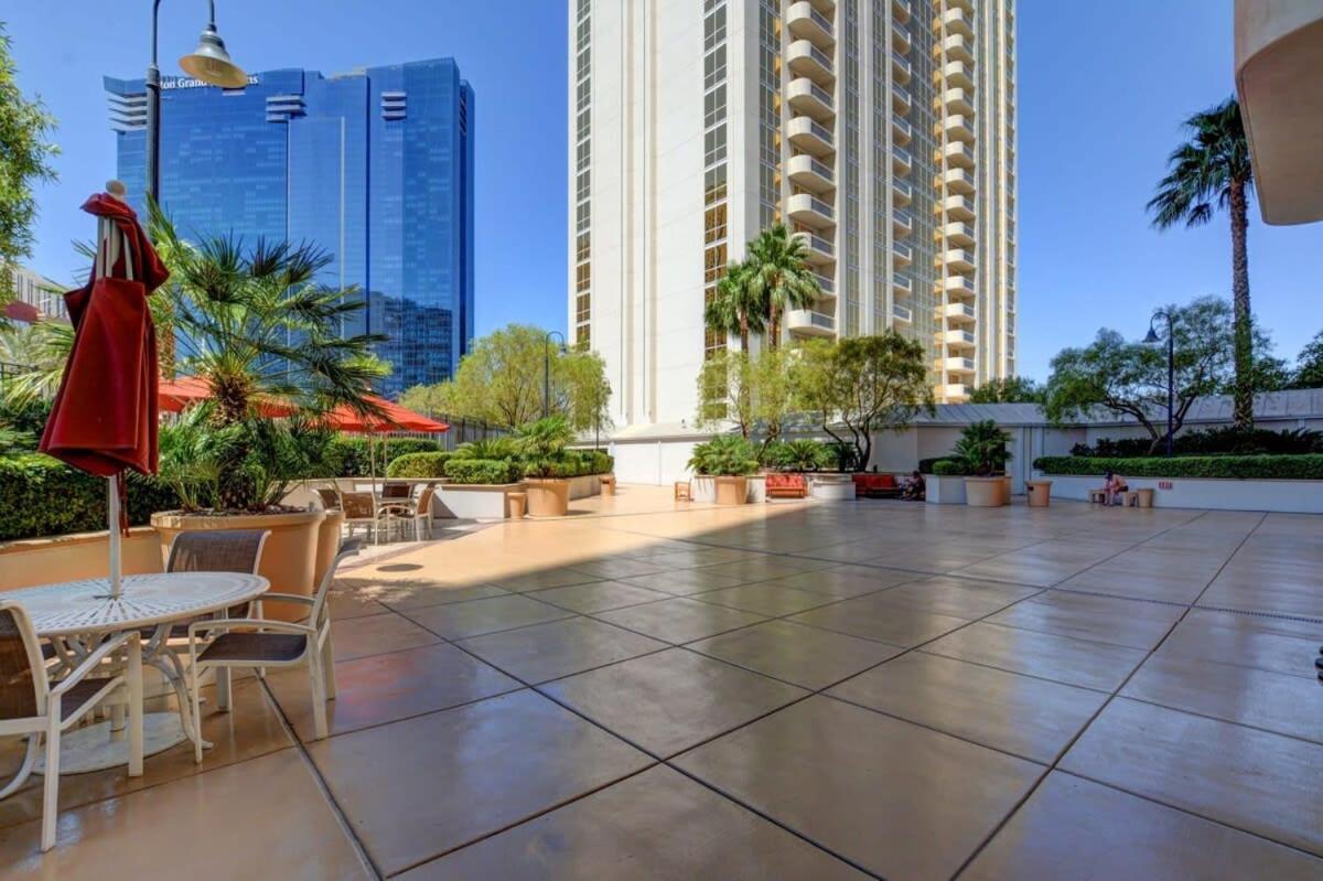 Mgm Signature-23-719 Strip View Jacuzzi Studio Las Vegas Kültér fotó